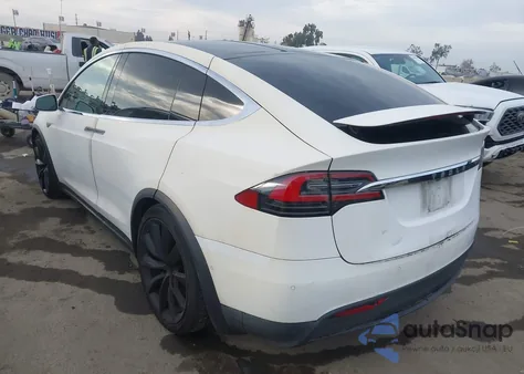 2016 Tesla Model X 60D/P100D/P90D z USA, uszkodzony, nr VIN 5YJXCAE43GF001453